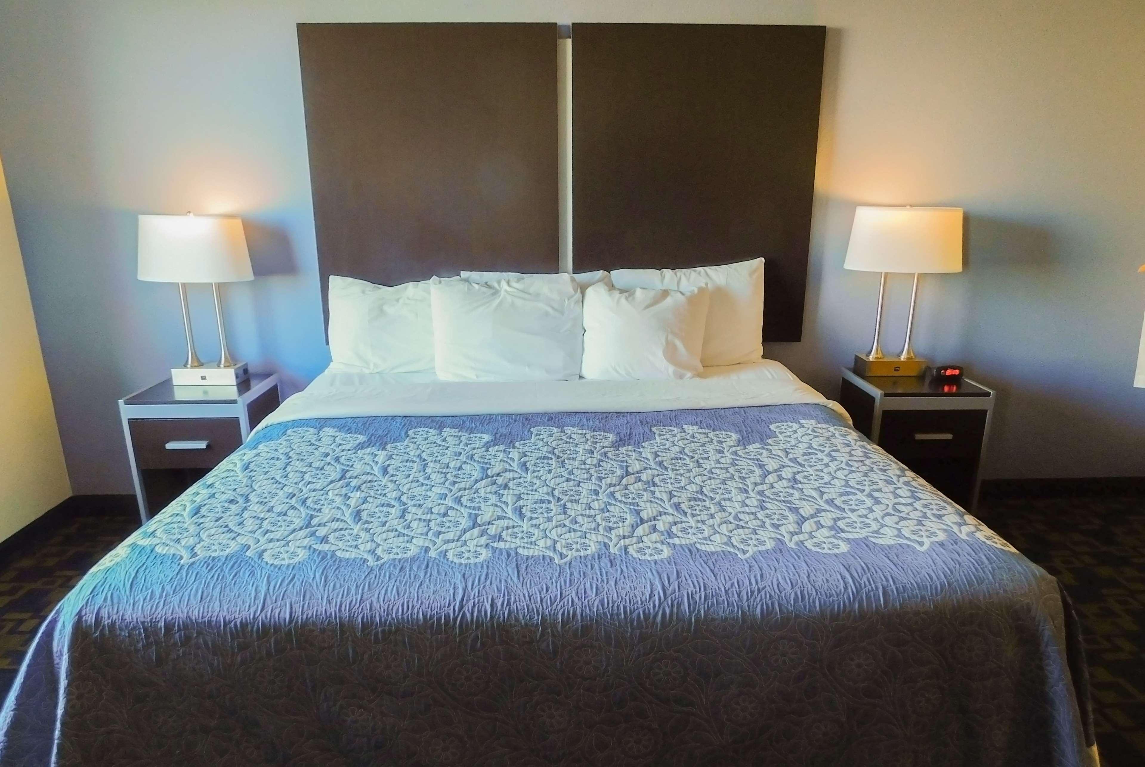 Days Inn & Suites By Wyndham Pocahontas Eksteriør billede