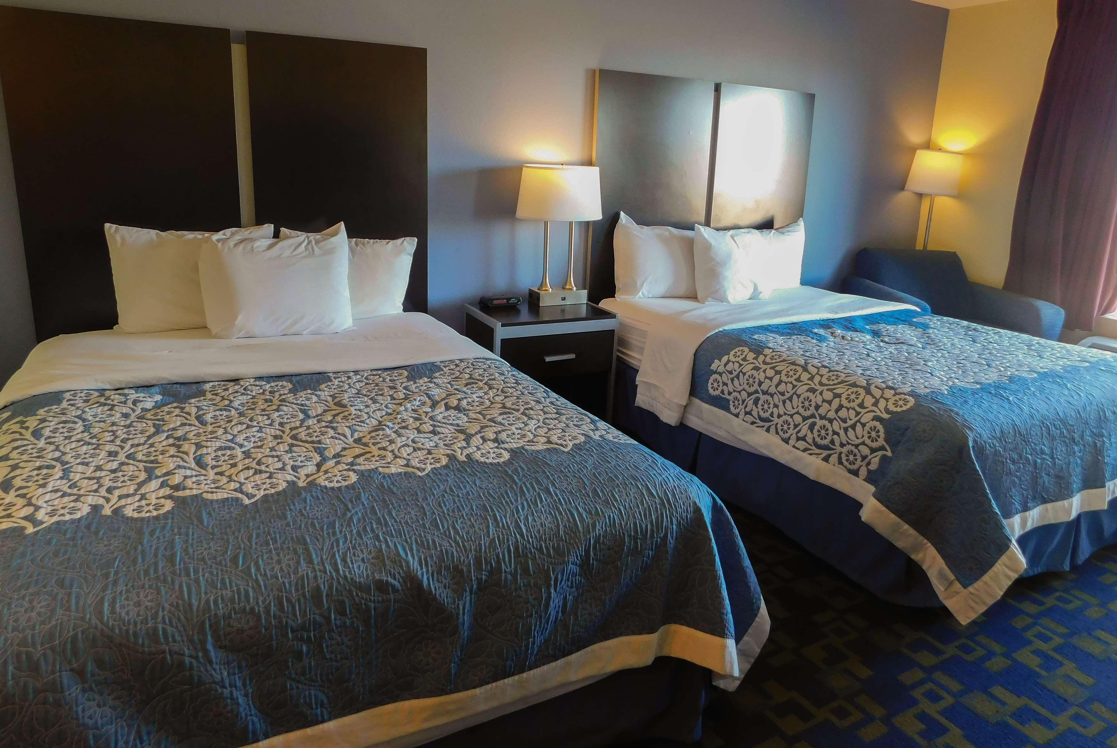 Days Inn & Suites By Wyndham Pocahontas Eksteriør billede