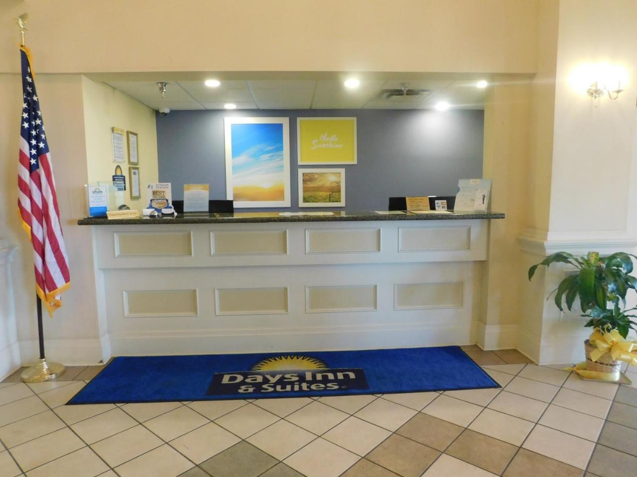 Days Inn & Suites By Wyndham Pocahontas Eksteriør billede
