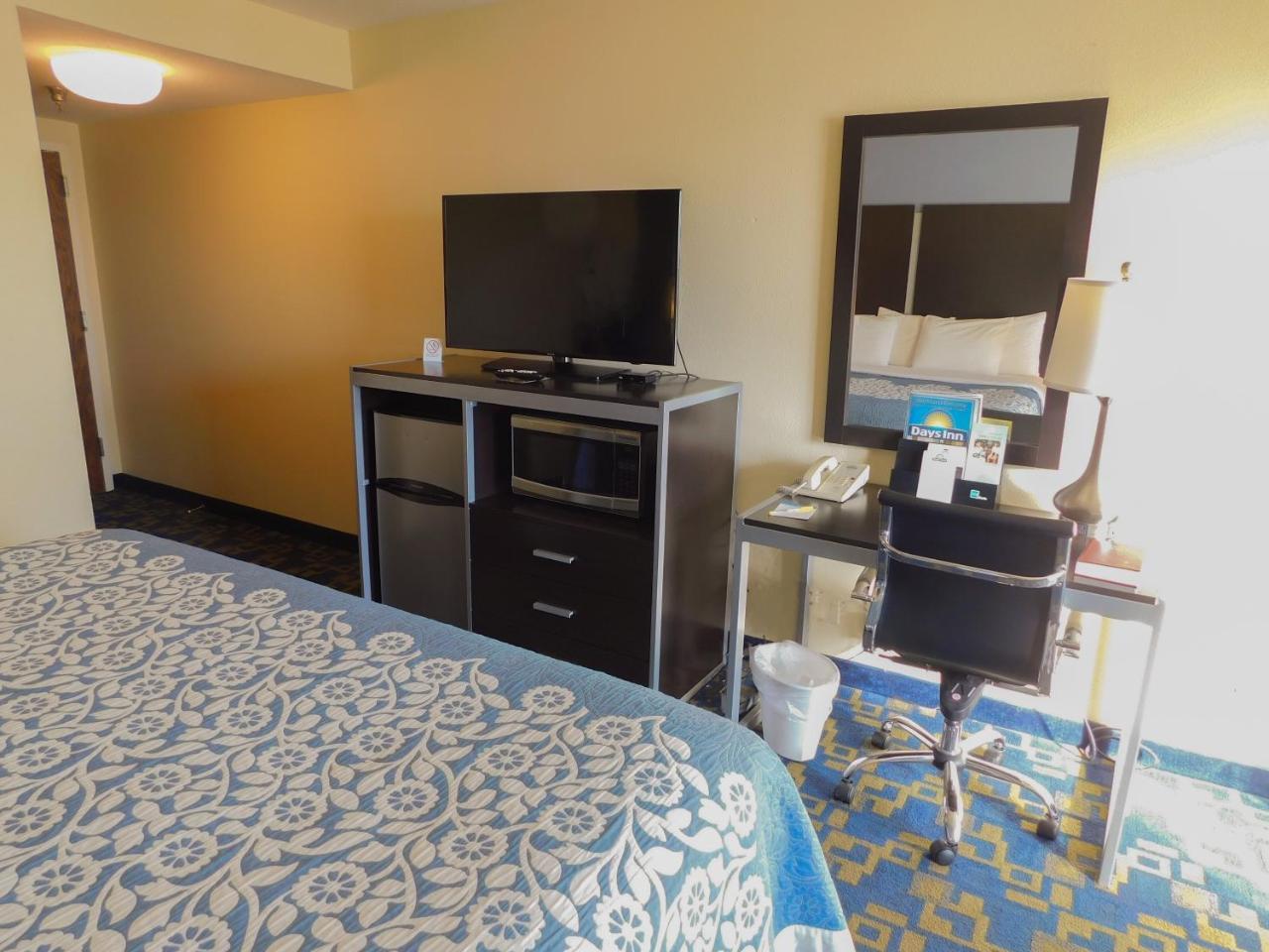 Days Inn & Suites By Wyndham Pocahontas Eksteriør billede